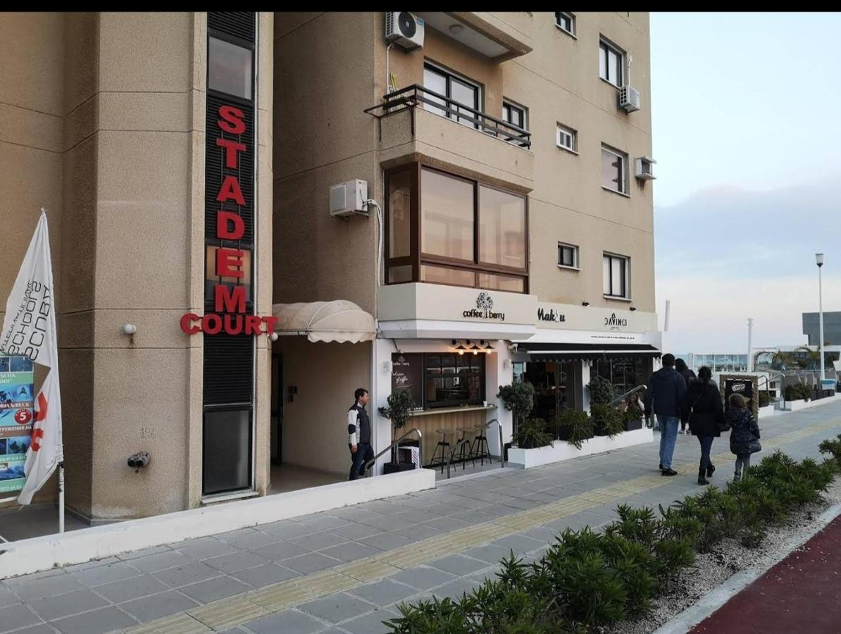Bettys 1Br Seafront Apt Larnaca Dış mekan fotoğraf