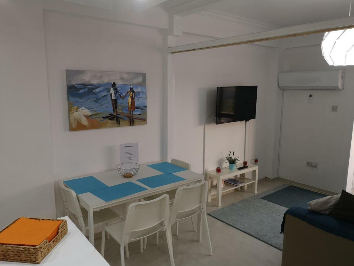 Bettys 1Br Seafront Apt Larnaca Dış mekan fotoğraf