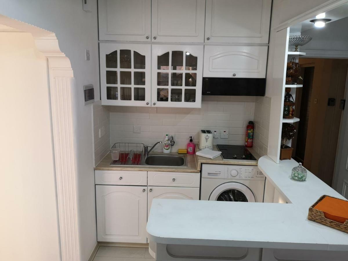 Bettys 1Br Seafront Apt Larnaca Dış mekan fotoğraf